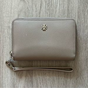 Tory Burch | taupe zip around wristlet wallet